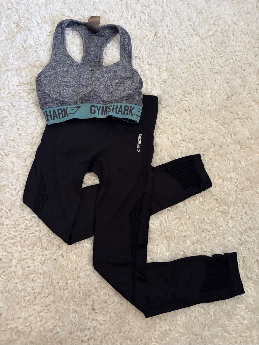 Flaw Bundle: Gymshark Black Leggings with Grey Sports Bra and Teal Logo Band
